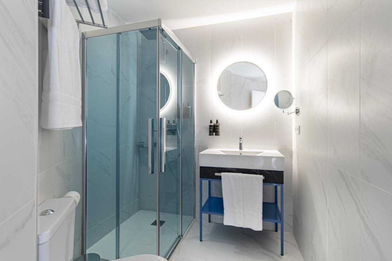 Ikonik Gran Via Hotel Мадрид Екстериор снимка